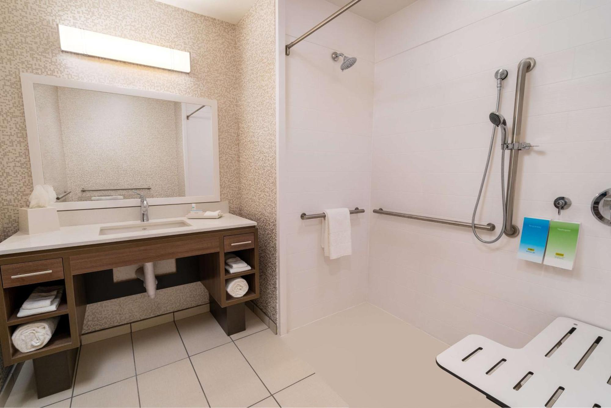 Home2 Suites Corona, Ca Bagian luar foto