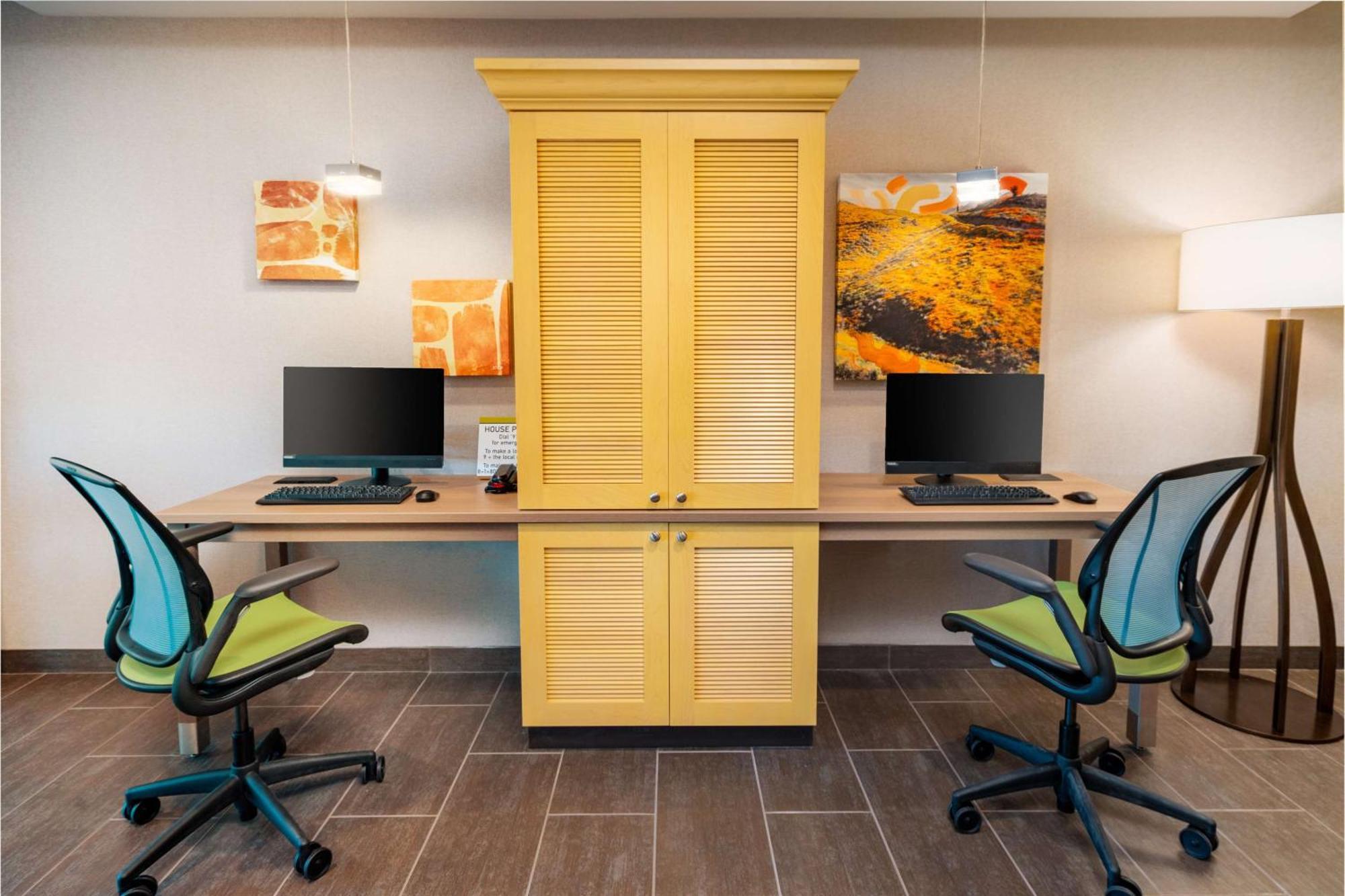 Home2 Suites Corona, Ca Bagian luar foto
