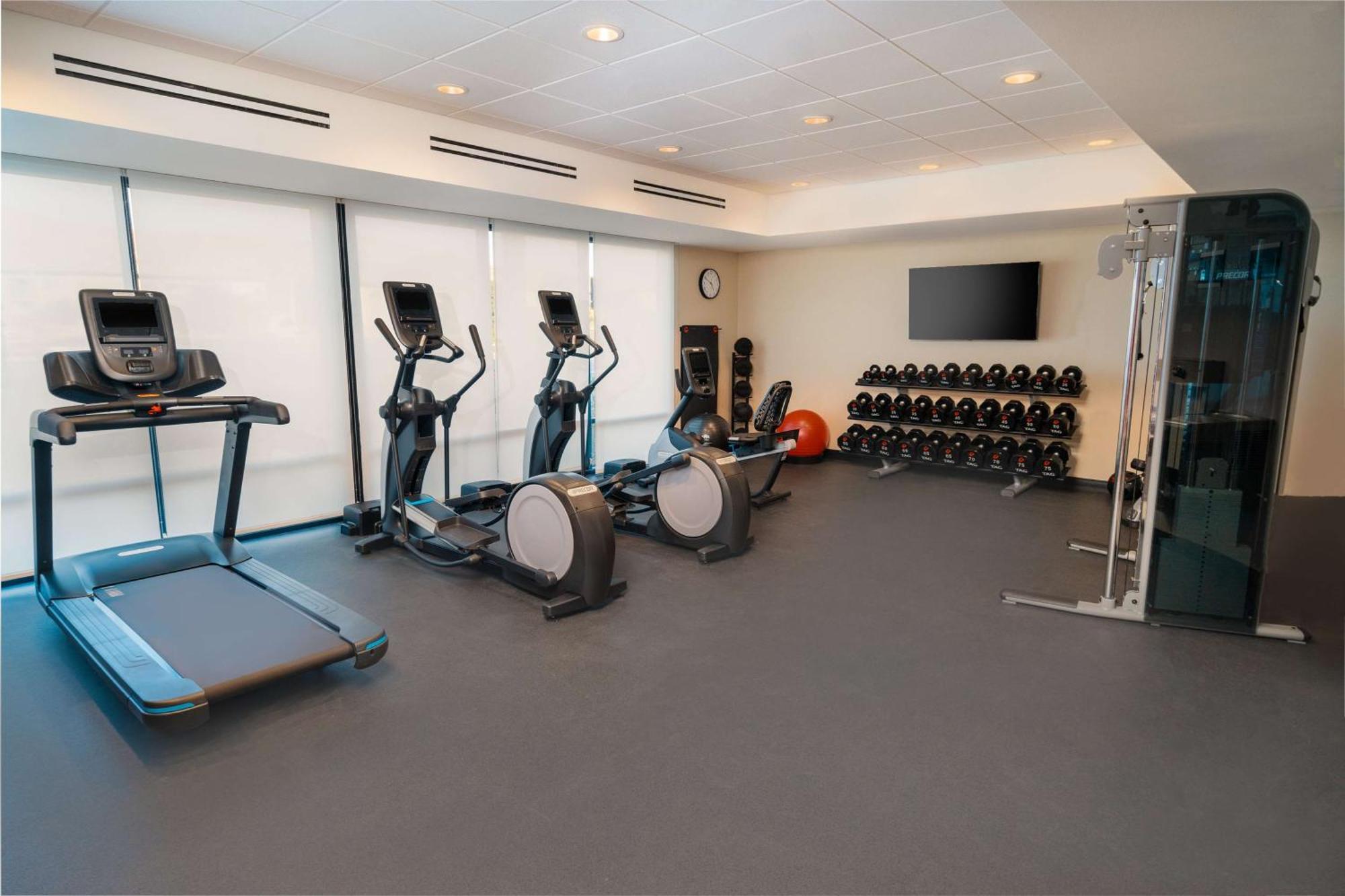 Home2 Suites Corona, Ca Bagian luar foto