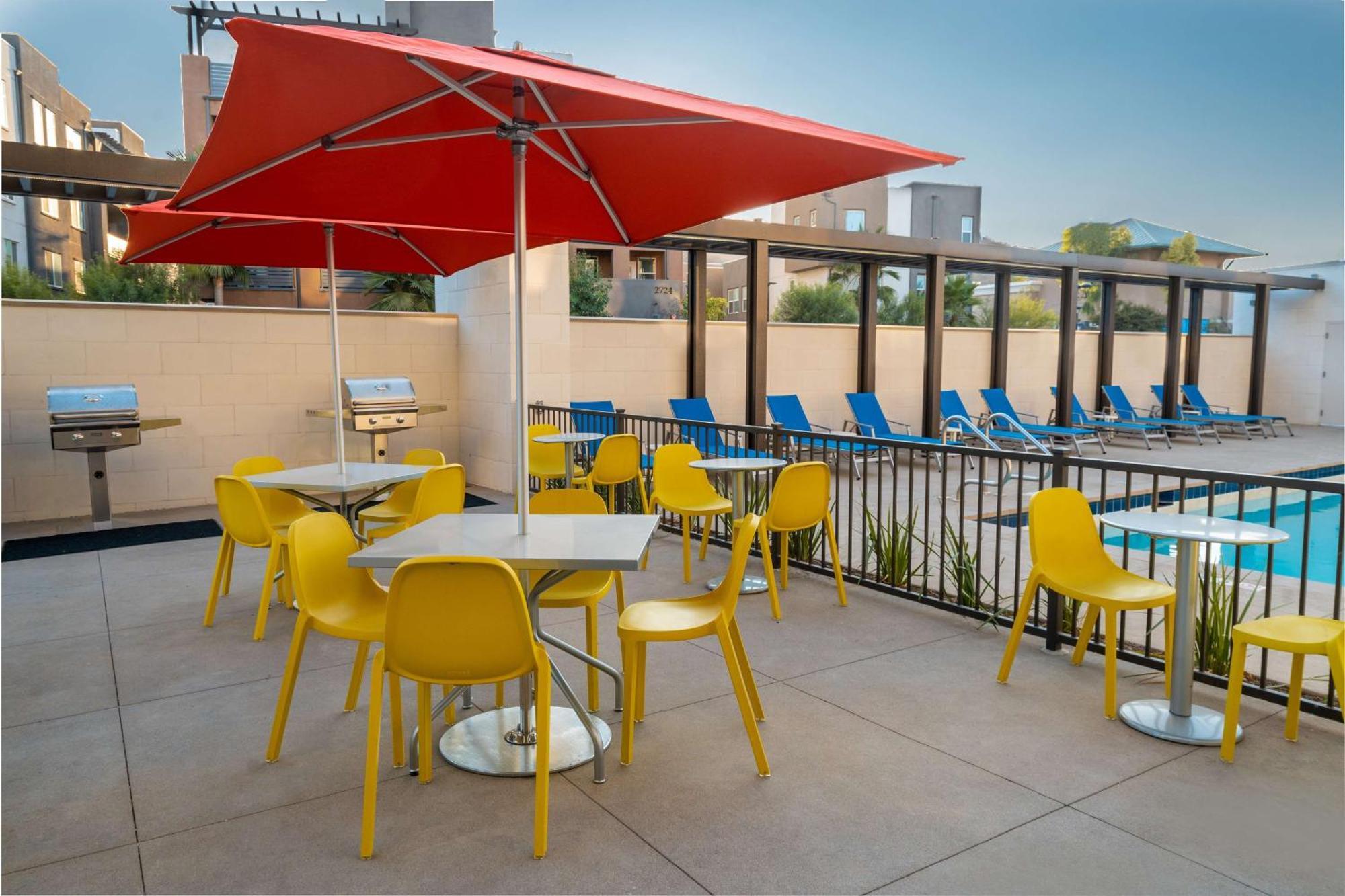 Home2 Suites Corona, Ca Bagian luar foto